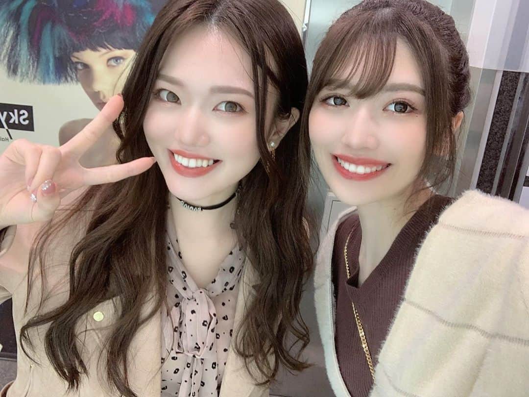 SHINTANITOUKOのインスタグラム：「昨日はゆりかとご飯🍽♡ 1年ぶりだったから 会った瞬間からマシンガントーク 楽しかった🥰🥰 来年からたくさん会おう💋  #友達 #女子会 #鍋 #明太子鍋 #六本木 #六本木グルメ #夜ご飯 #女子デート #好き #すきぴ #東京 #楽しかった #レースクイーン#大好きな友達 #マシンガントーク #来年楽しみ」