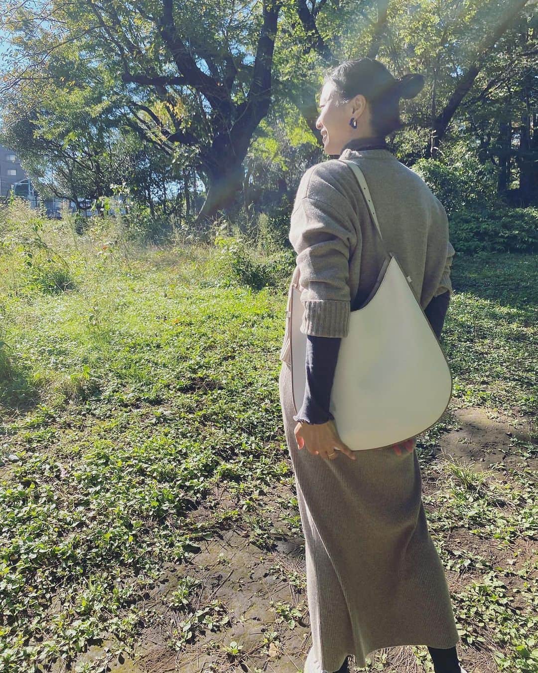榮倉奈々さんのインスタグラム写真 - (榮倉奈々Instagram)「緑を求めて遥々と…🌳 週末に天気がいいと、とても嬉しい(^^)♡」10月25日 18時42分 - nana_eikura