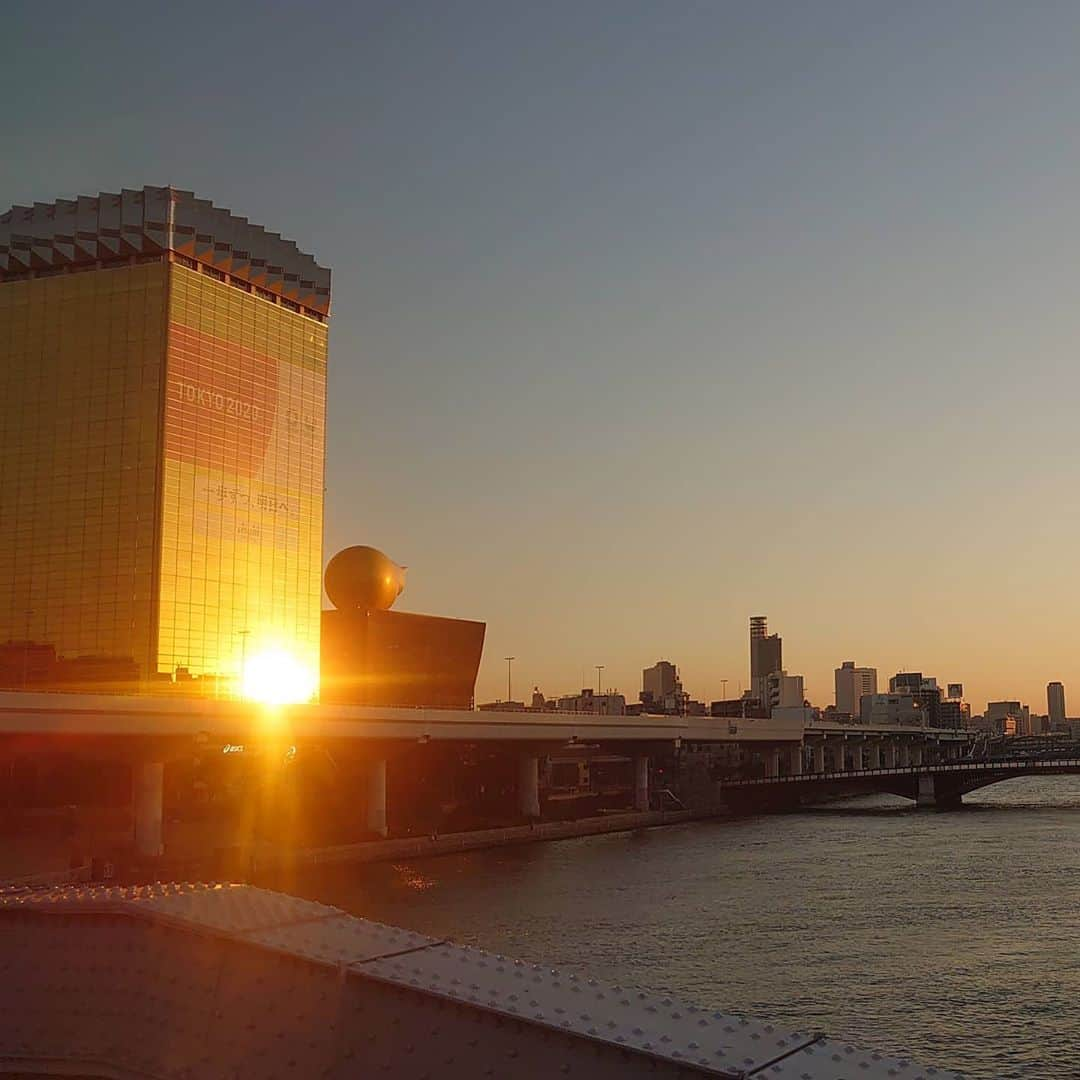 林家たい平さんのインスタグラム写真 - (林家たい平Instagram)「今日の夕方の吾妻橋、アサヒビール近くです」10月25日 18時42分 - hayashiyataihei.official