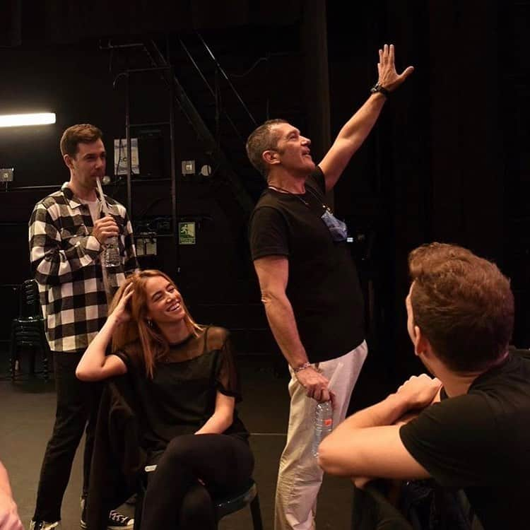 アントニオ・バンデラスさんのインスタグラム写真 - (アントニオ・バンデラスInstagram)「#workshop 'Company'   #StephenSondheim #casting #musical #Málaga  📷 @ruidosfuera」10月25日 18時54分 - antoniobanderas