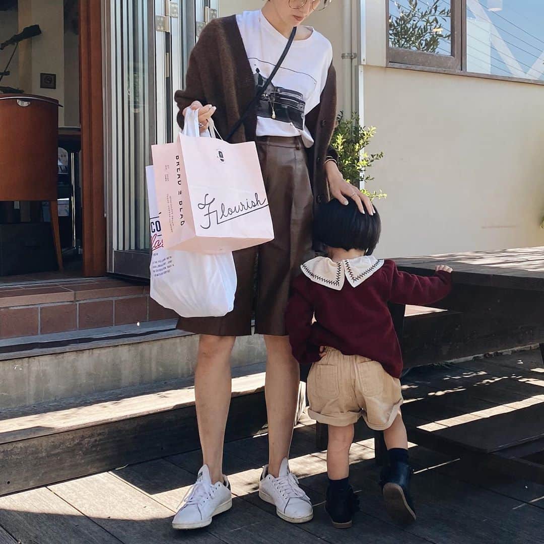 美生のインスタグラム：「近所でランチして食パンtake out🍞﻿ ﻿ ﻿ 公園いって﻿ 美容院で次女と私の髪を切って﻿ リフレッシュ✌️﻿ ﻿ ﻿ 明日からまた頑張ろう✨﻿ ﻿ ﻿」