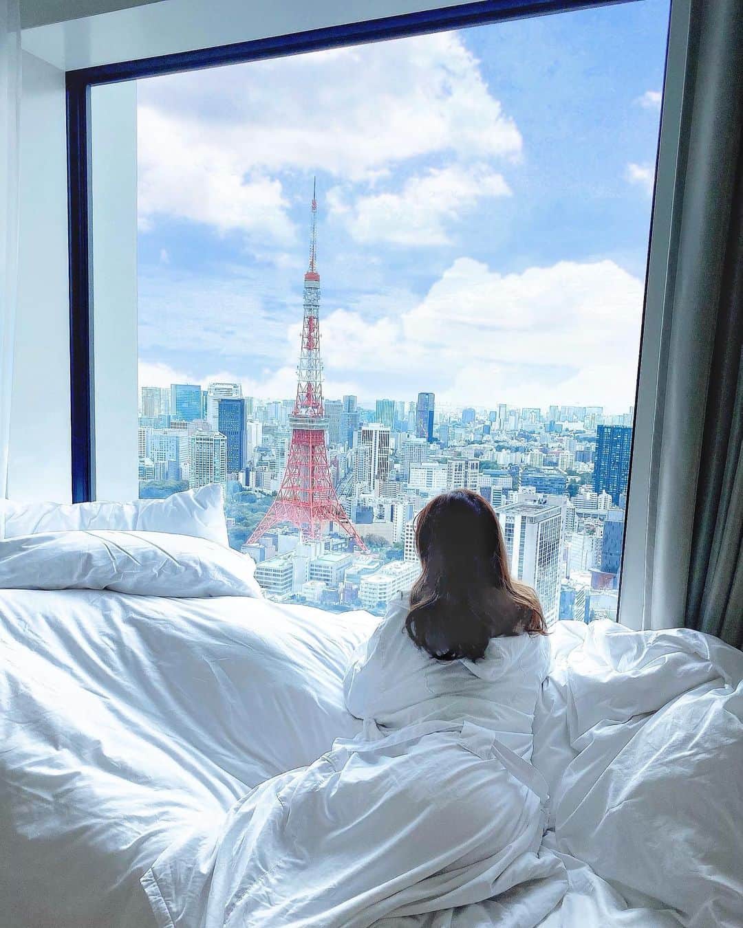 𝐧𝐚𝐜𝐡𝐢𝐦𝐮のインスタグラム：「.﻿ ﻿ Edition虎ノ門🐅🌿﻿ ﻿ お部屋から東京タワー﻿ よく見えて素敵だった🗼❤️﻿ ﻿ #editionhotel #エディション虎ノ門」