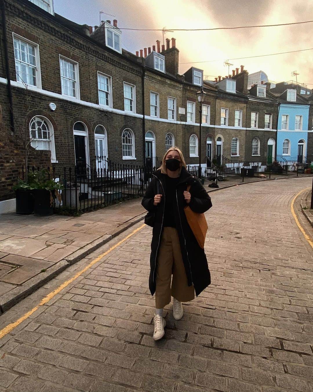 Estée Lalondeのインスタグラム：「New normal 🤷🏼‍♀️」