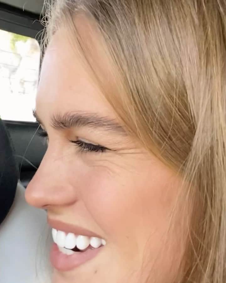 ストーミ・ヘンレイのインスタグラム：「I think she has a promising career in dentistry」