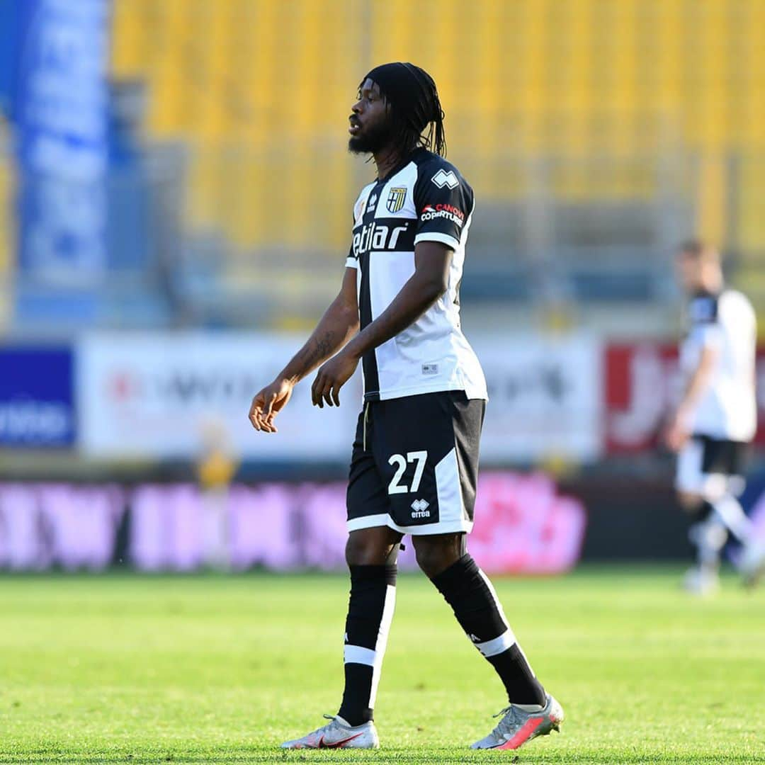 ジェルヴィーニョさんのインスタグラム写真 - (ジェルヴィーニョInstagram)「About day game  Parma vs Spezia   ——————————————————————  @parmacalcio1913 💛💙 @andreacantini.photos 📸  _______________________________________   #forzaparma  #calcio  #gameday  #team225  #teamg27  #parma  #spezia」10月26日 5時00分 - gervinhofficial