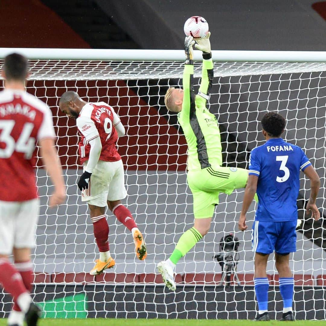 レスター・シティFCさんのインスタグラム写真 - (レスター・シティFCInstagram)「Catch 🧤  #ArsLei • #lcfc • #PL」10月26日 5時31分 - lcfc