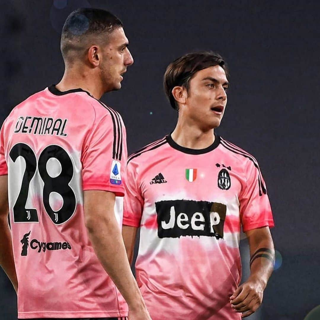 ポール・ポグバさんのインスタグラム写真 - (ポール・ポグバInstagram)「Pink style 🌸  #Juve #Dybala」10月26日 5時26分 - juvefanpage