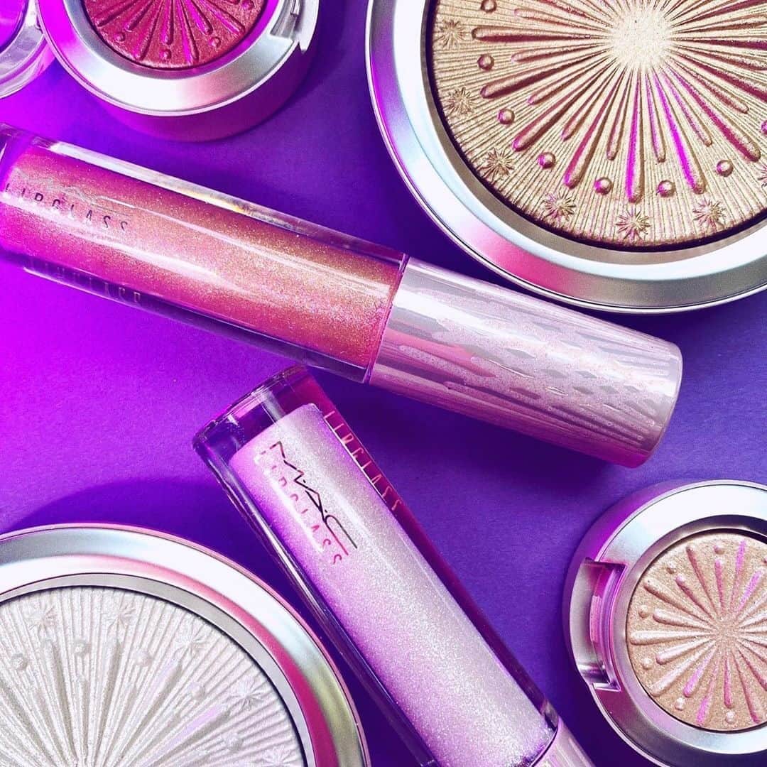 のインスタグラム：「TWO months TO GO! ⁠ ✨ Have you seen our Frosted Firework collection? ✨⁠ ⁠ What are you waiting for?⁠ ⁠ #regram @angelo.rauseo⁠ #MACCFrostedFirework #MACChristmasGifts #MACCosmeticsUK #MACCosmetics  #MACChristmas #MACHoliday #SparkleMakeup⁠」