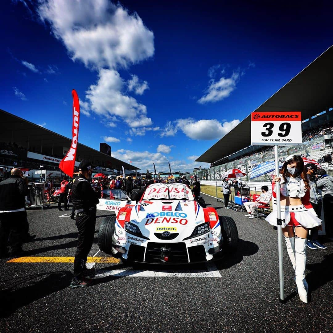 脇阪寿一さんのインスタグラム写真 - (脇阪寿一Instagram)「三橋仁明写真館 SUPER GT Rd6  Suzuka  Final 11th 苦しく厳しい中にも皆んなでたくさん話し合い課題を見つけたレース。 必ず次に繋げます。  #supergt #tgrteamsard #grsupra  @heikkikovalainen  @yuone_n  #三橋仁明 #カメラマン」10月25日 20時56分 - juichiwakisaka