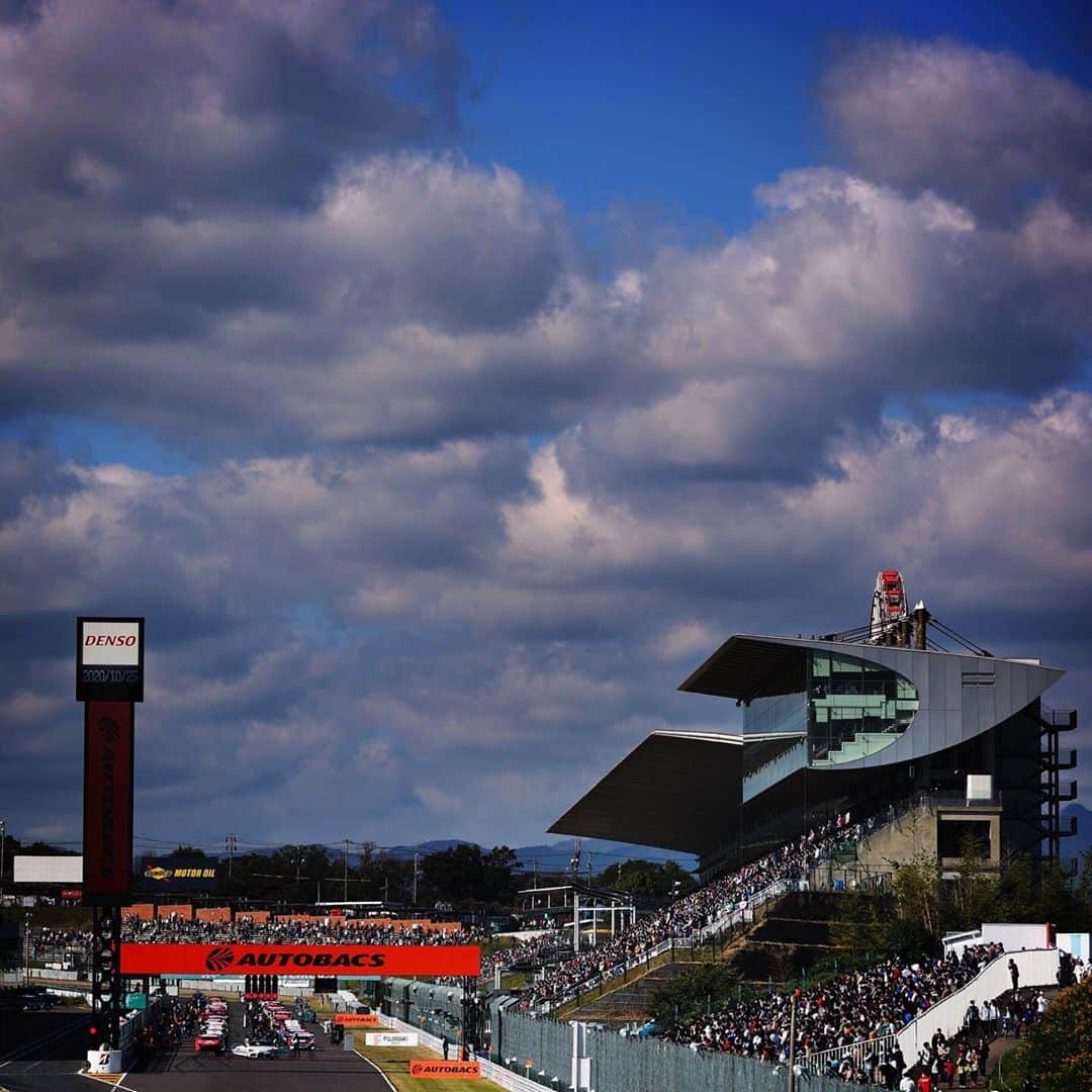 脇阪寿一さんのインスタグラム写真 - (脇阪寿一Instagram)「三橋仁明写真館 SUPER GT Rd6  Suzuka  Final 11th 苦しく厳しい中にも皆んなでたくさん話し合い課題を見つけたレース。 必ず次に繋げます。  #supergt #tgrteamsard #grsupra  @heikkikovalainen  @yuone_n  #三橋仁明 #カメラマン」10月25日 20時56分 - juichiwakisaka