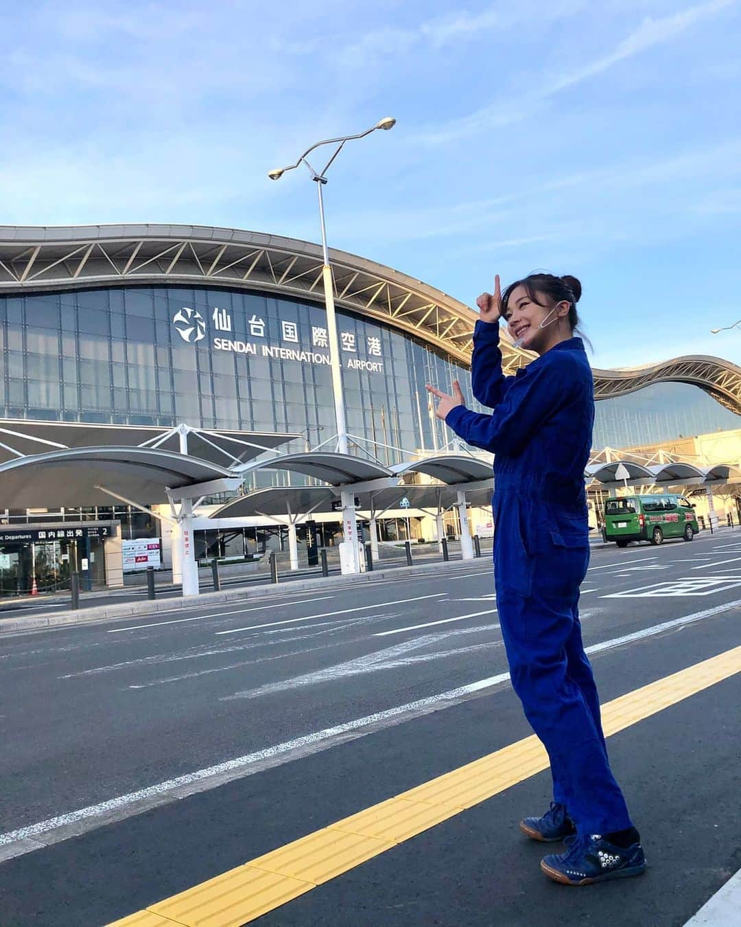 石田亜佑美さんのインスタグラム写真 - (石田亜佑美Instagram)「仙台空港🛩️ . . . 久しぶりの地元ロケ！ 仙台空港で色んなお仕事体験をしました！ . . 飛行機お好きな方も～🙋‍♂️ . そうでない方も～🙋 . . . 仙台放送「あらあらかしこ」 10月31日放送です、お楽しみに . #ロケ #撮影 #地元 #仙台空港 #仙台 #宮城 #飛行機 #🛩️ #お好きな方もそうでない方も #きっと見たら興奮します #あらあらかしこ #仙台放送 #morningmusume20 #モーニング娘20 #石田亜佑美 #私は晴れ女」10月25日 20時58分 - ayumi_ishida.official