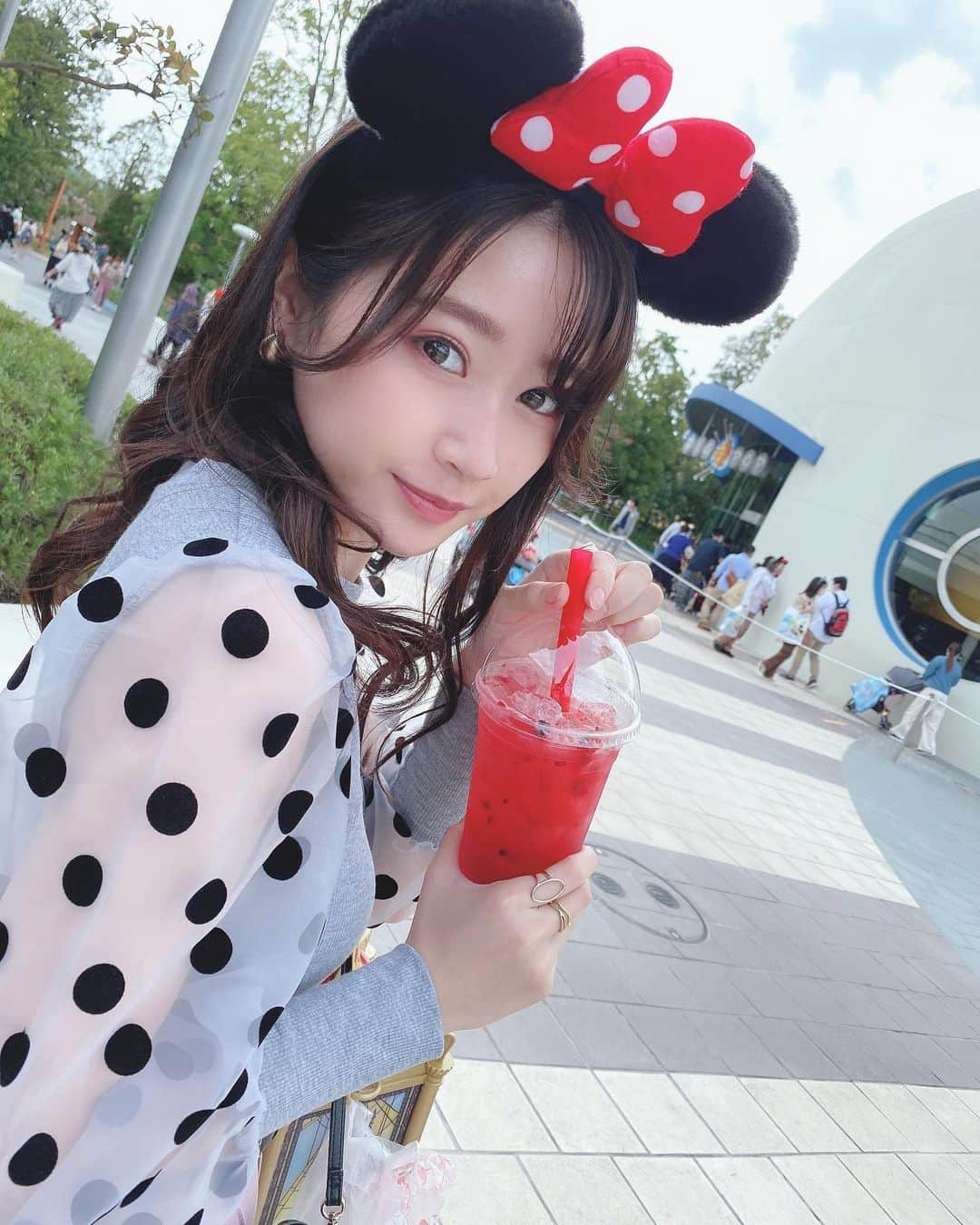 寺田葵のインスタグラム：「🐭🏰❤️  #ディズニー #ディズニーシー #ディズニーコーデ」