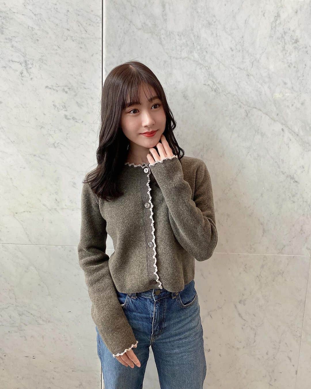 加藤美南のインスタグラム：「今日の私服タグ付け💭 このニット可愛すぎる🧶 ジーンズ久しぶりに履いたかも☺︎ #zara #uniqlo」