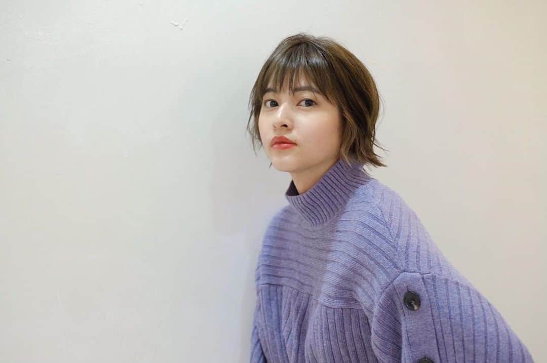 えなちぃのインスタグラム：「この前髪の長さだと、 分けることもできるから、 おすすめの長さ☺️✨ あと、前髪あるだけで、 顔が小さく見えるしありがたい😅 もう少し、髪の毛は伸ばしたいと思っておる😙💓」