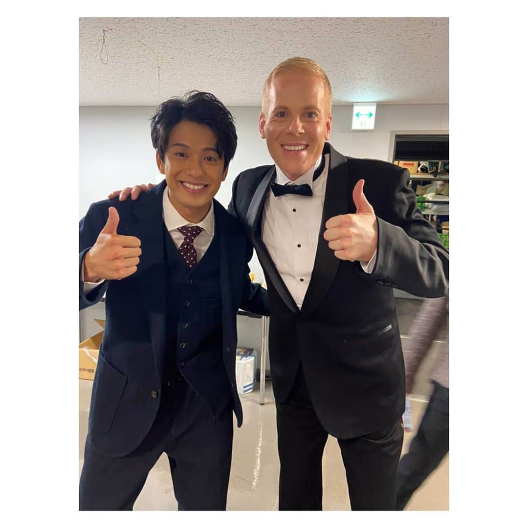 森崎ウィンさんのインスタグラム写真 - (森崎ウィンInstagram)「#nostagenolifeミュージカルを止めるな  全2公演。本日、無事終わりました。 お越し頂いた全ての皆様、本当に ありがとうございました。 久々にお客様が客席にいるところを 生で見れて、僕凄く嬉しかったです。 本当に。 人の持つパワーって凄まじいなと、改めて感じました。 本当にありがとうございました。 また、お会い出来る事を信じて、もっともっと、頑張ります!!! #森崎ウィン  #MORISAKIWIN  #早くお客さん入れた自分のLIVEもしたい」10月25日 21時58分 - win_morisaki_official