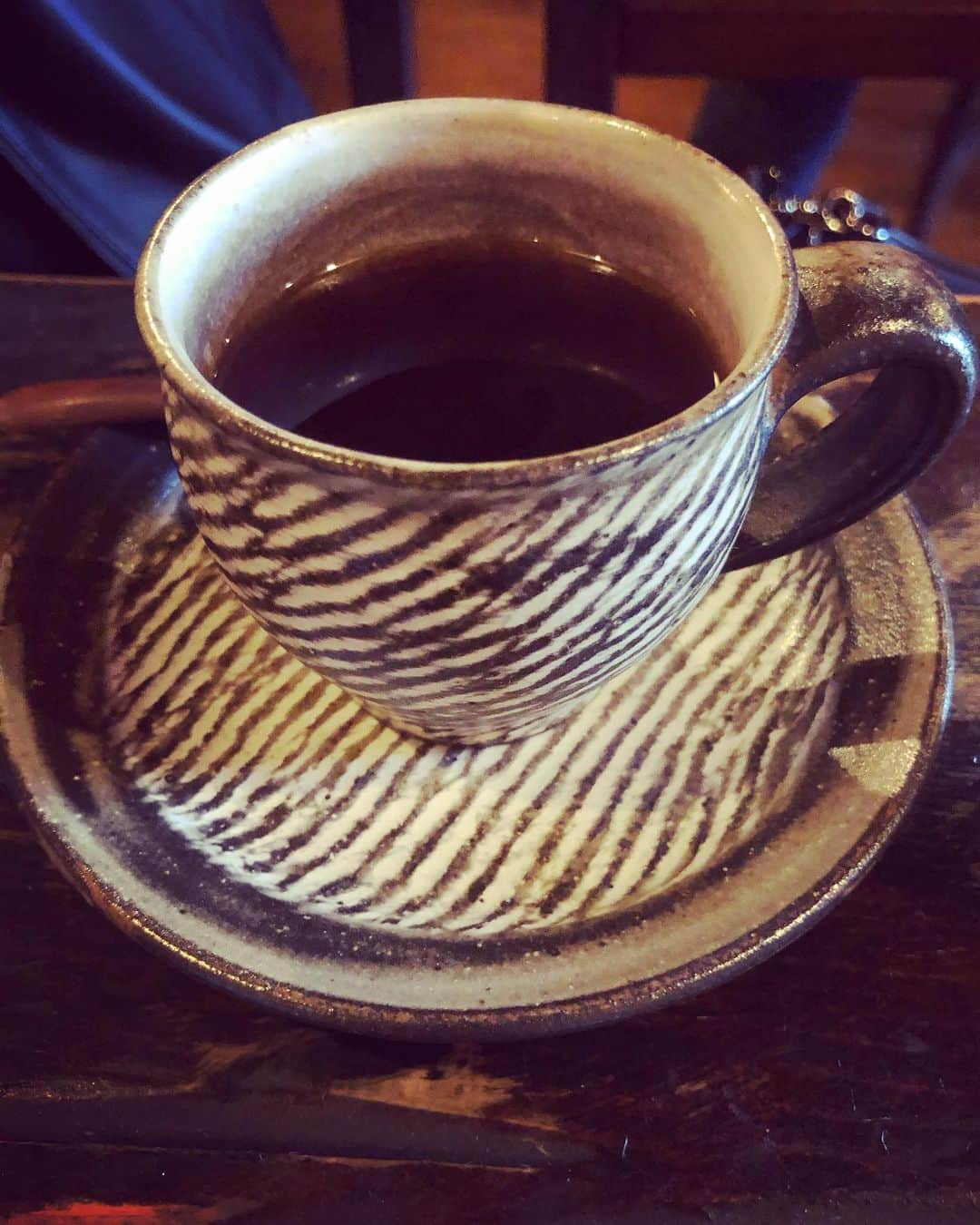 michi さんのインスタグラム写真 - (michi Instagram)「すっかり秋。紅葉ドライブ🍁 昭和浪漫的カフェみっけ。 コーヒーカップがゼブラ柄みたいで 可愛かった(≧∀≦) たまには息抜きも必要だね。  #秋　#紅葉　#紅葉ドライブ　#ドライブ　　　#昭和浪漫 #小樽 #喫茶店 #大阪屋　#息抜き大事」10月25日 21時59分 - michi_jasmine