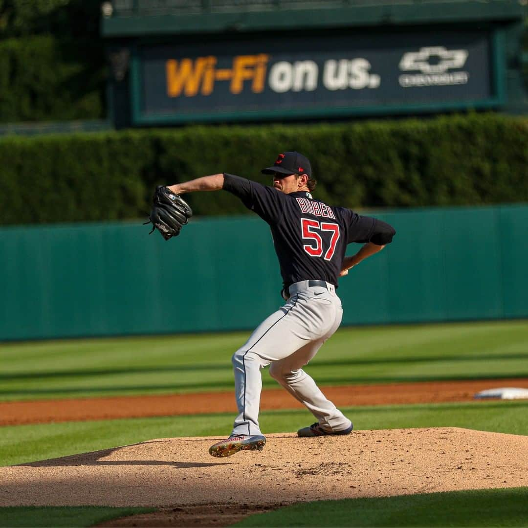 クリーブランド・インディアンスさんのインスタグラム写真 - (クリーブランド・インディアンスInstagram)「Game 21 (Aug 15) 11 strikeouts in 7 innings. Not. Too. Shabby.」10月25日 22時10分 - cleguardians