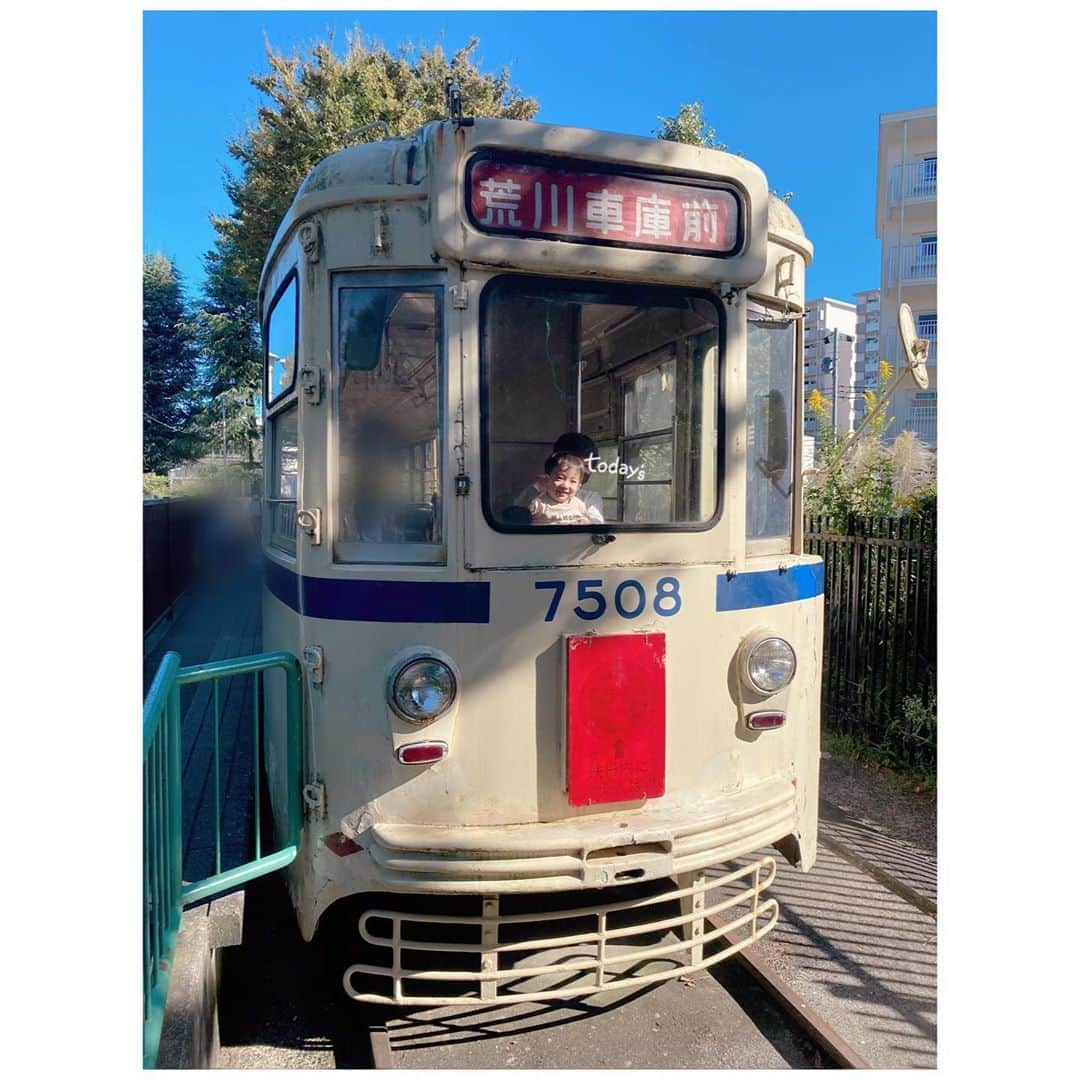 辻希美さんのインスタグラム写真 - (辻希美Instagram)「昔ながらの電車と🚃幸空☺️💕」10月25日 22時26分 - tsujinozomi_official