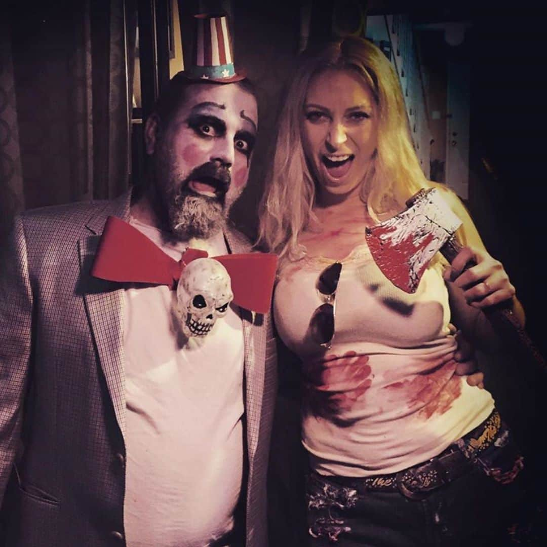 ロブ・ゾンビさんのインスタグラム写真 - (ロブ・ゾンビInstagram)「Anyone out there dressing up as a Reject this year? Always great to see the effort you guys put into your costumes. Recognize the folks in the first photo? It’s @brianposehn and @pearlcaliforniacountry . Amazing!!! 🎃🎃🎃🎃#houseof1000corpses #thedevilsrejects #3fromhell #sherimoonzombie #robzombie #billmoseley #sidhaig #halloween」10月25日 22時29分 - robzombieofficial