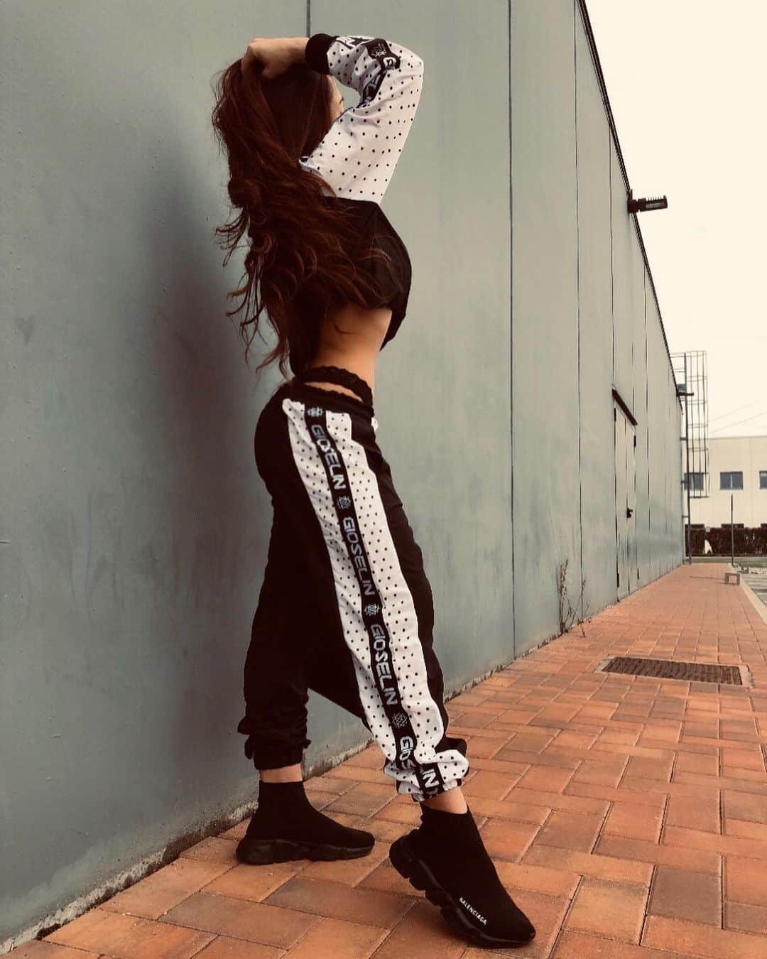 イナス・マリアーニのインスタグラム：「no me mires asi   Grazie @gioselin_official ✨」