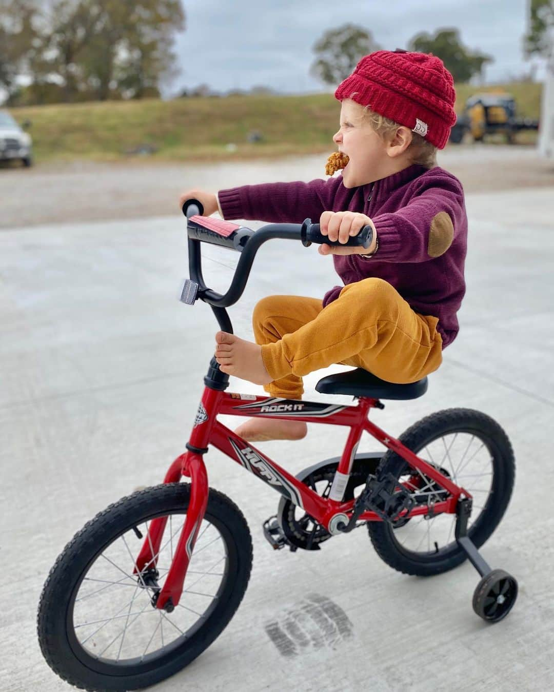 ジェッサ・ダガーさんのインスタグラム写真 - (ジェッサ・ダガーInstagram)「Found him climbing aboard and getting ready to take off like this. 🤣 He’d forgot the shoes and the helmet, but he made sure to secure the most important thing— the last leftover chicken tender from the fridge.  P.S. Saving this one for a graduation or wedding slideshow one day. ☺️👦🏼💙」10月25日 22時43分 - jessaseewald