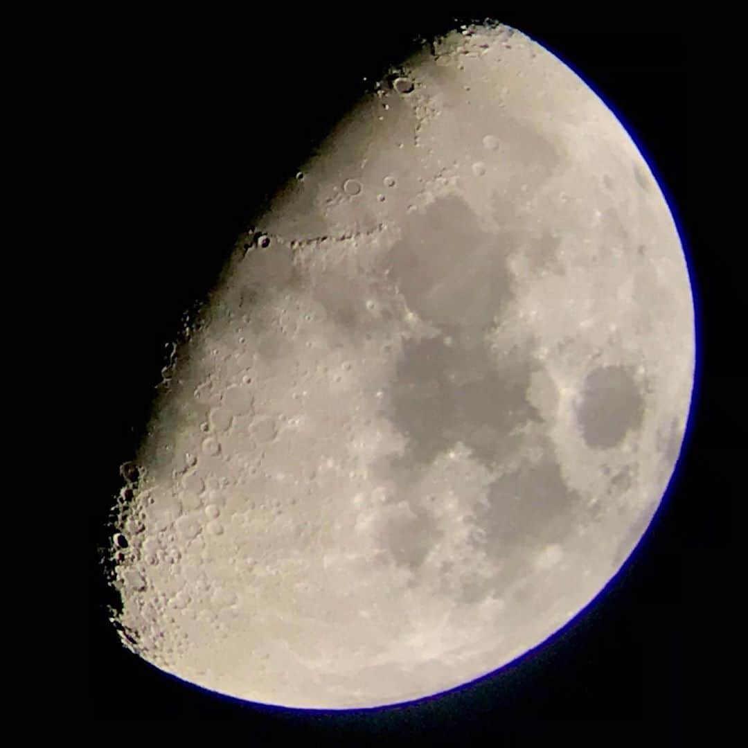 山本里美のインスタグラム：「望遠鏡で見た月🌖」