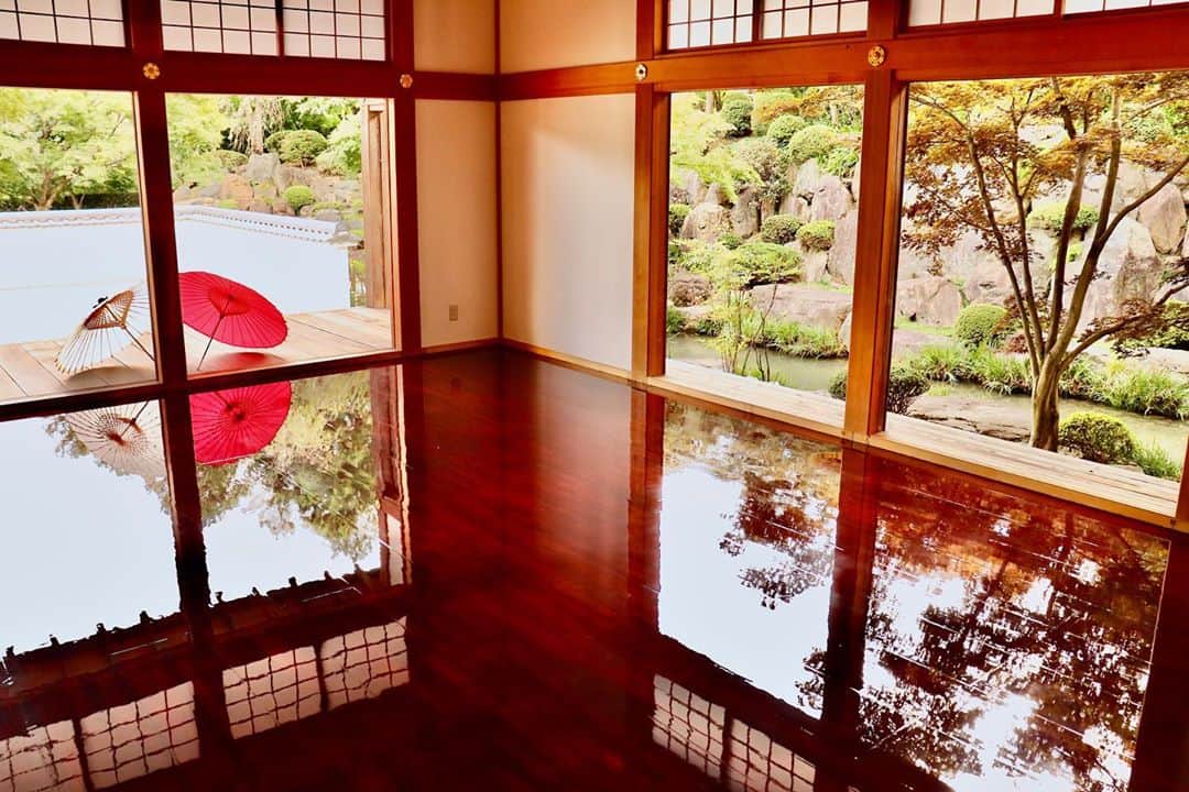 石松大晟のインスタグラム：「・﻿ こういう静かに時間が流れてる場所めっちゃ好き👏﻿ また行きます🙏﻿ ﻿ #これが分かる人絶対気が合う﻿ #宝徳寺 #群馬 #群馬観光 #寺 #canon #photo #camera #canonphotography #一眼レフ #一眼レフカメラ #カメラ #写真」
