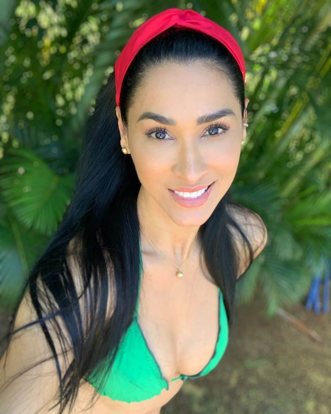 ジャケリネ・カルバリョさんのインスタグラム写真 (ジャケリネ・カルバリョInstagram)「 ️💚 . Quem mais