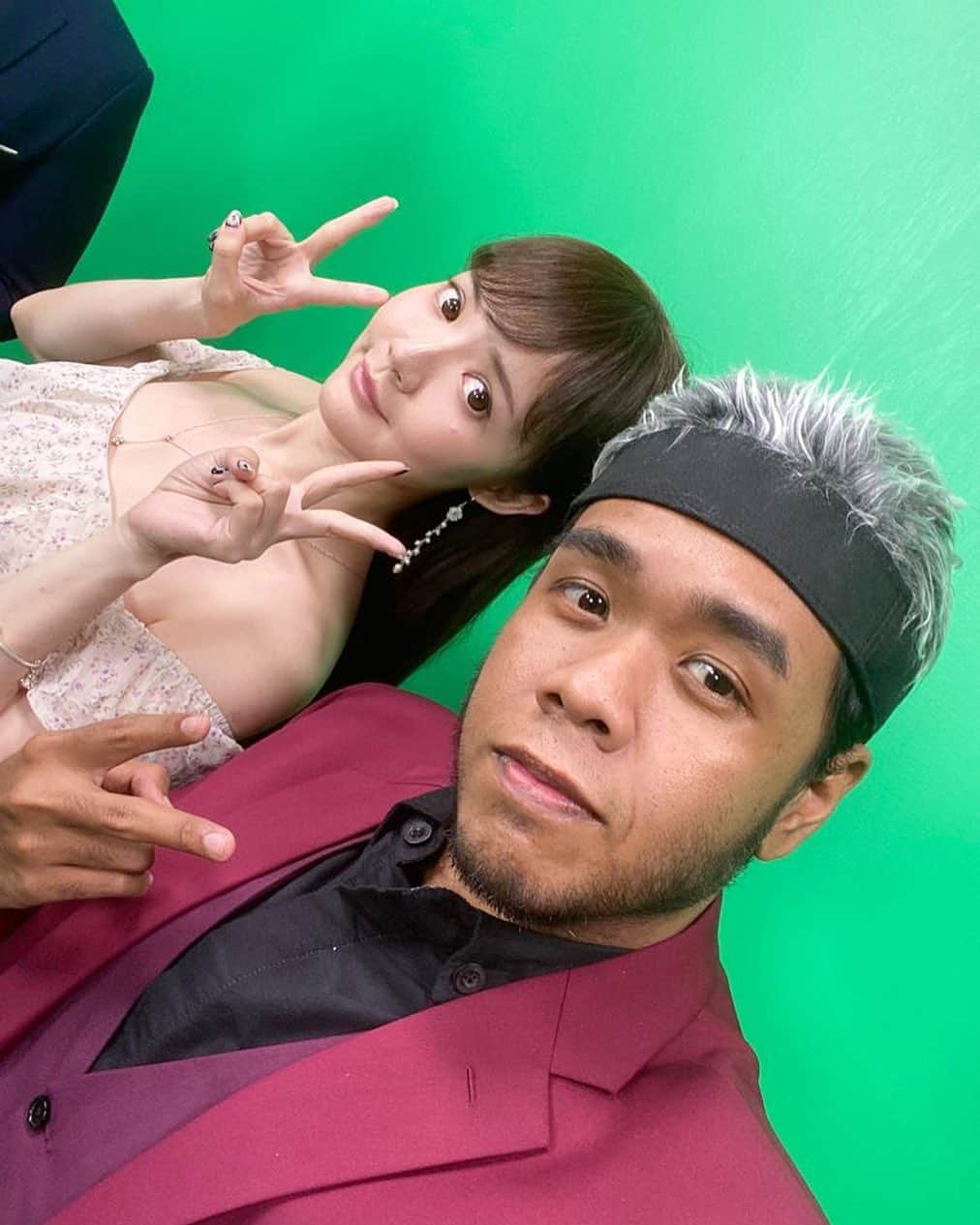 YingTzeさんのインスタグラム写真 - (YingTzeInstagram)「Bersama Caster MLBN Bahasa Melayu yang hebat ~ @ikutoradzi ❤️💪🏻🌝 _ Respect to all the casters , 2pm till 10pm casting for three days ~ the games are so much more hype thanks to your energy !! 🔥🔥🔥 _ #blessed #mobilelegends」10月25日 23時08分 - yingtze