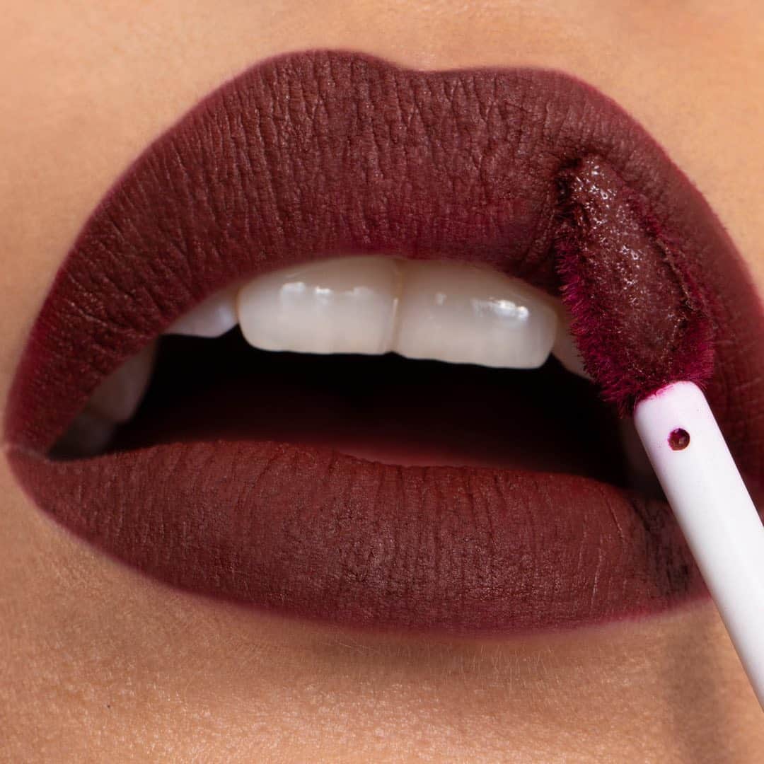 Smashboxのインスタグラム：「Do you gravitate toward neutral, berry, plum or red lips? Doesn't matter what ya pick, all four are available as minis in our Always On Liquid Lip Set @sephora 💋」