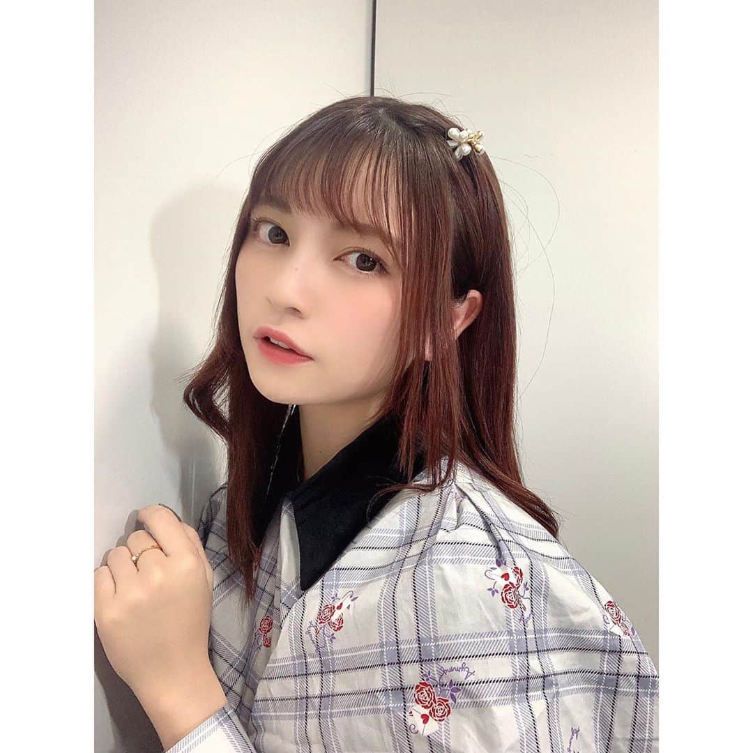 廣川奈々聖のインスタグラム：「🐰🎀﻿ ﻿ ﻿この髪型いっぱい褒めてもらったからまたしちゃお〜〜 ☁ ﻿ ﻿ #簡単ヘアアレンジ#ヘアクリップ」