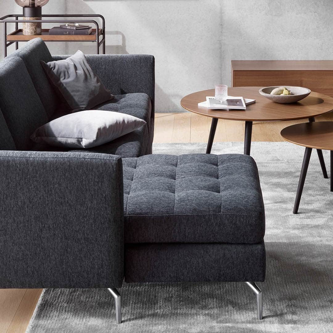 BoConceptさんのインスタグラム写真 - (BoConceptInstagram)「The job of piecing together all the elements of a pleasing and personal home can be challenging.   We can remove the stress with our flexible Interior Design Service, available instore at home or virtually.   Find out why hundreds of customers use our service every month to create a home ekstraordinær. Link in bio.  #boconcept #liveekstraordinaer #danishdesign #interiordesign」10月25日 23時33分 - boconcept_official