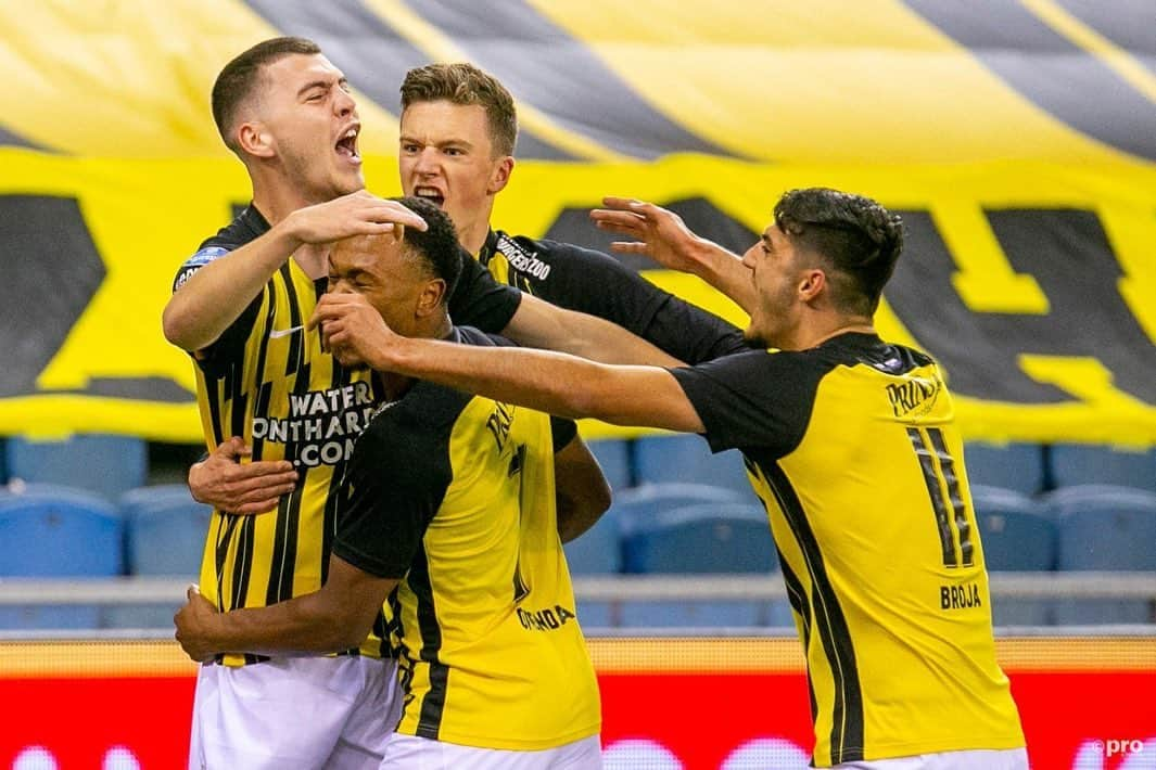 フィテッセさんのインスタグラム写真 - (フィテッセInstagram)「Started with a bang, Jacob! 💥⠀ ⠀ Let’s go boys 🙌🏻⠀ ⠀ #Vitesse #vitpsv #WijVoorJullieJullieVoorOns」10月25日 23時25分 - mijnvitesse