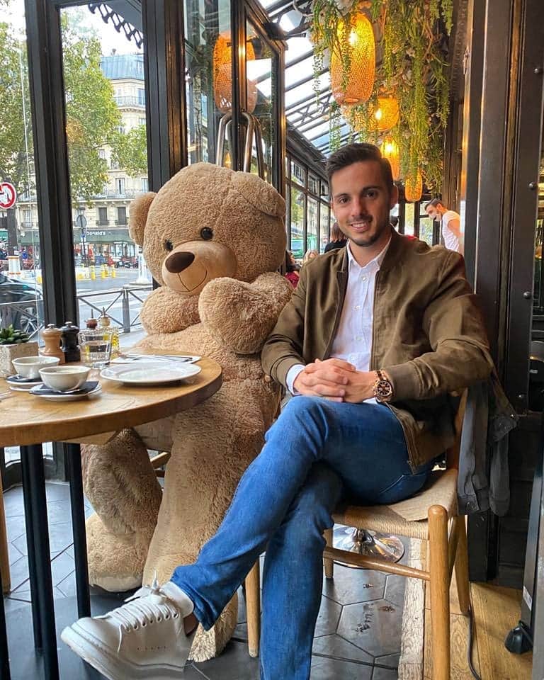 パブロ・サラビアのインスタグラム：「My date 🧸😝」