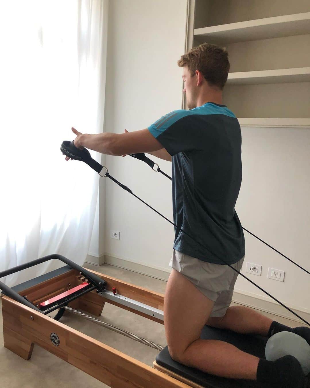 マタイス・デ・リフトのインスタグラム：「Strength + flexibility = 🔥」