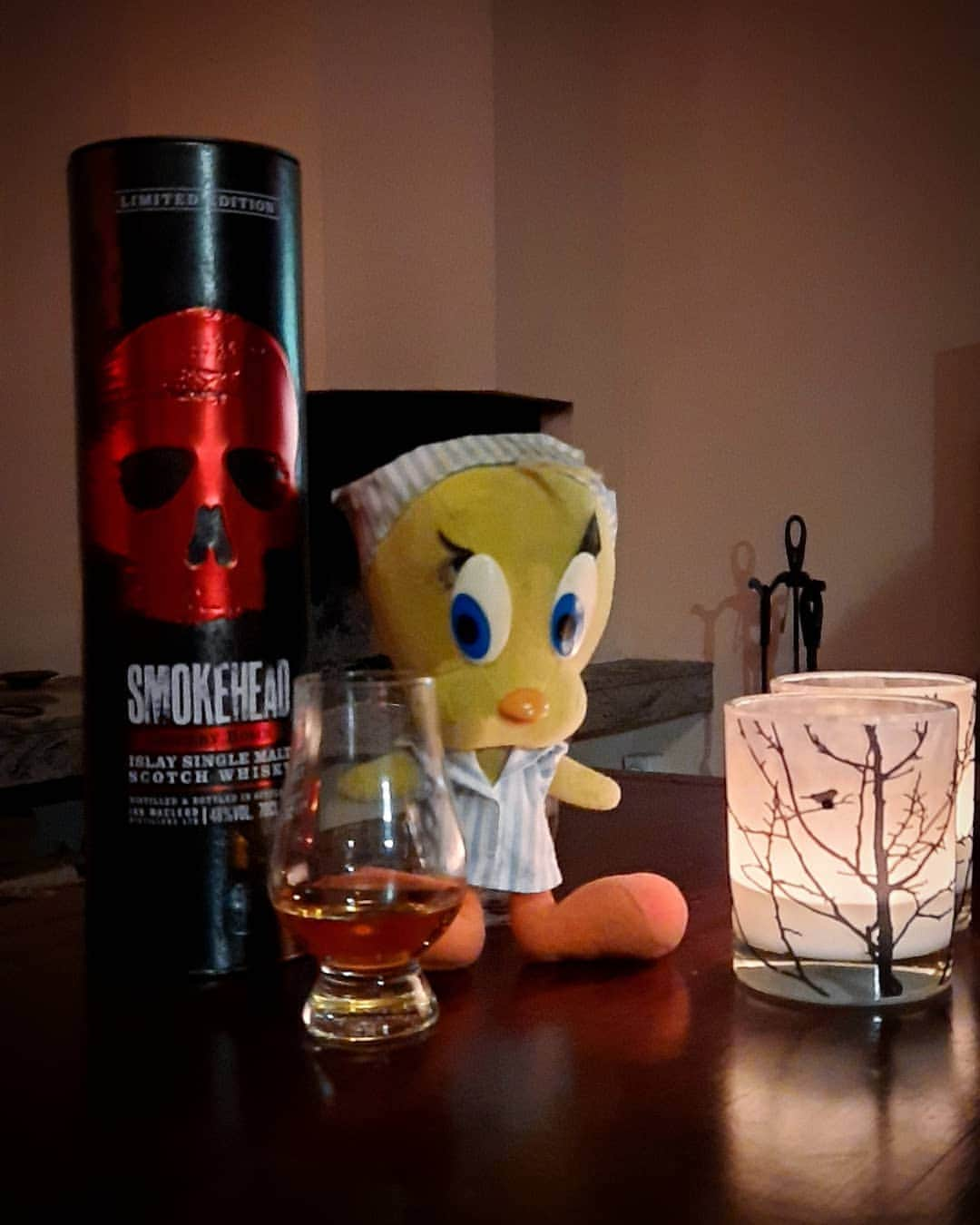 Little Yellow Birdさんのインスタグラム写真 - (Little Yellow BirdInstagram)「Wow! Trying out a great new single malt: Smokehead! Lots of smokey peatyness, with a hint of sweet at the end! I like!! I like a lot! #littleyellowbird #tweety #tweetykweelapis #adventures #yellow #bird #weekend #sunday #sundayevening #singlemalt #olorosocask #smokehead #whisky #smokey #peaty #dram #stuffedanimalsofinstagram #plushiesofinstagram」10月25日 23時51分 - tweetykweelapis