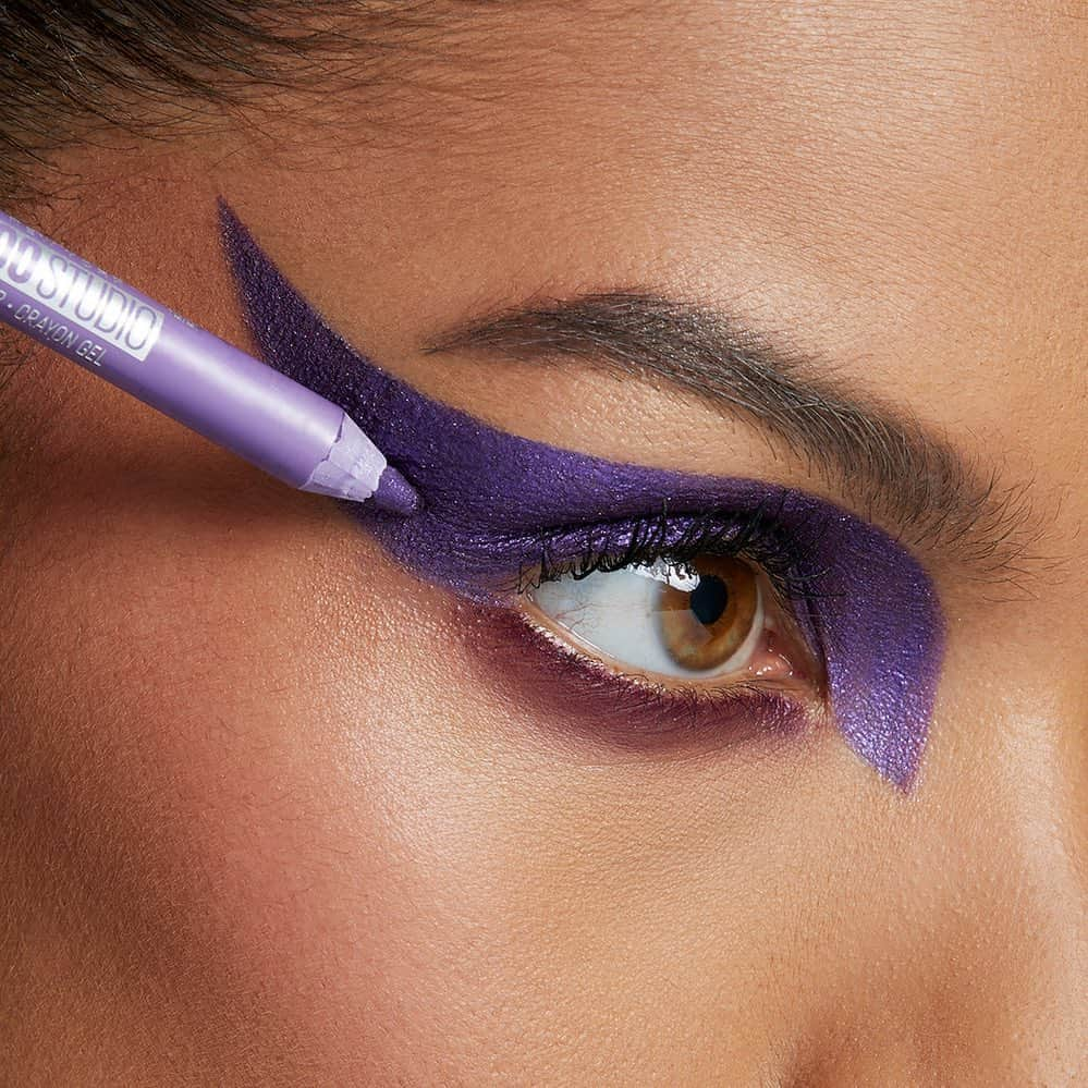 Maybelline New Yorkさんのインスタグラム写真 - (Maybelline New YorkInstagram)「Still haven’t decided on your Halloween look? Get @liviarangeld’s graphic mask look with our Tattoo Studio pencil in ‘rich amethyst’, #colorstrike eyeshadow pen in ‘tempt’, & #colossalmascara. Try on this look using our Halloween filter on our profile or by searching Maybelline on your stories!💜 #halloweenmakeup」10月25日 23時48分 - maybelline