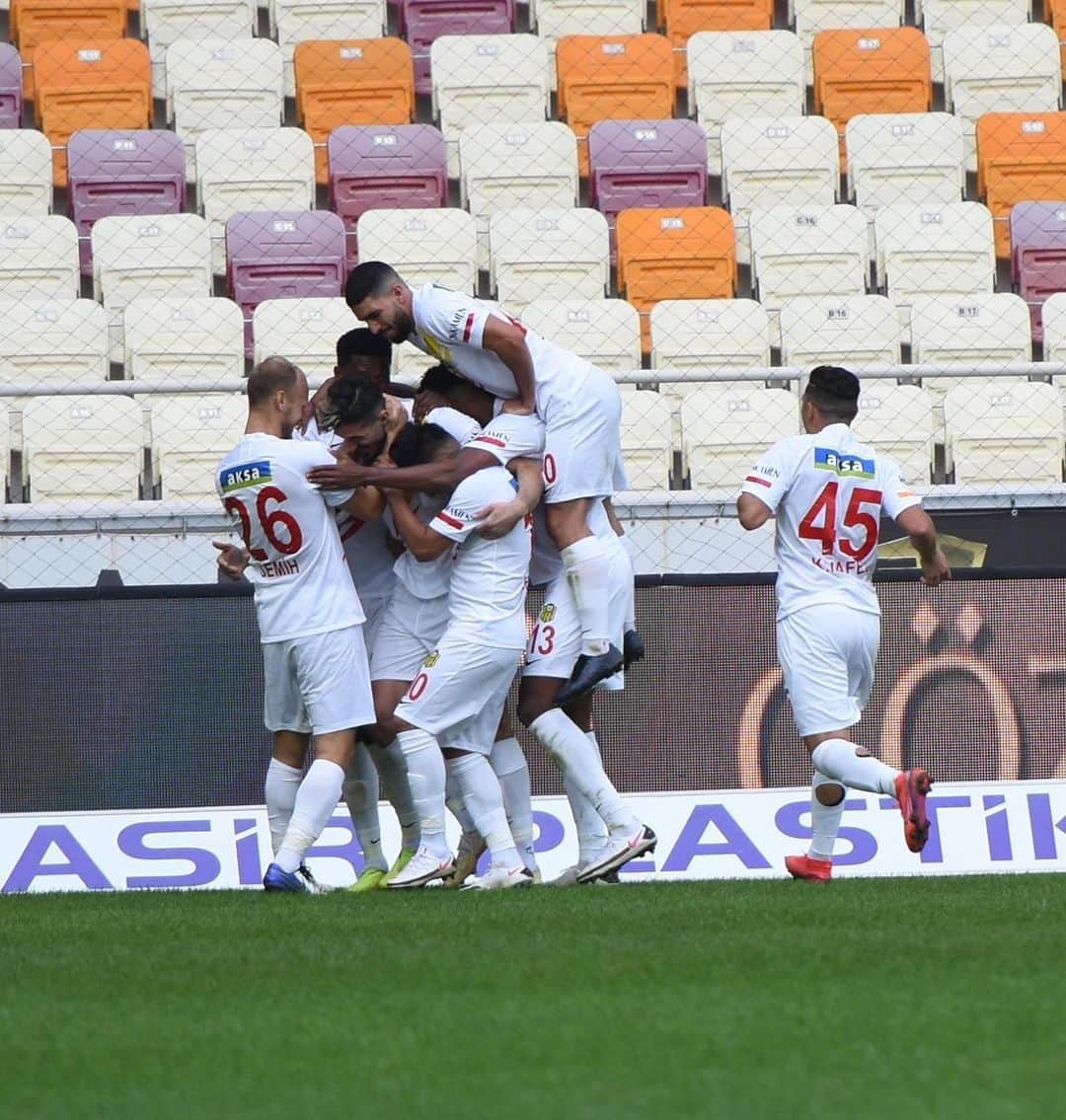 セミフ・カヤのインスタグラム：「3 maç 7 puan ✅  Seri devam edecek 👊🏻 @yenimalatyaspor」