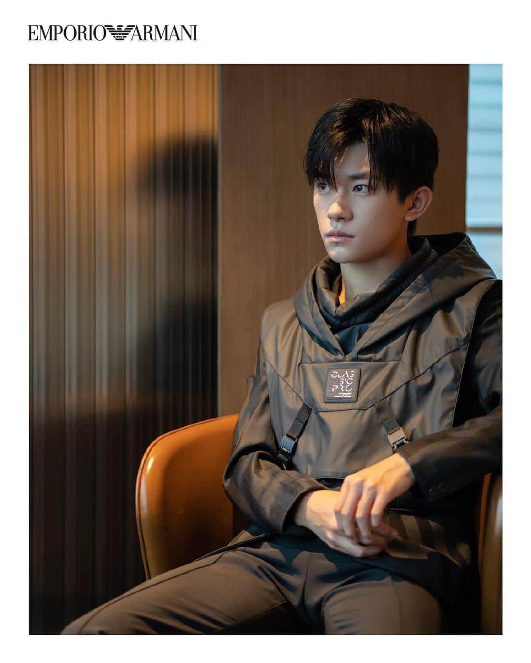Armani Officialさんのインスタグラム写真 - (Armani OfficialInstagram)「Emporio Armani ambassador, Chinese singer, dancer and actor Jackson Yee attended the show and event at the brands boutique in Chengdu.」10月26日 0時03分 - emporioarmani