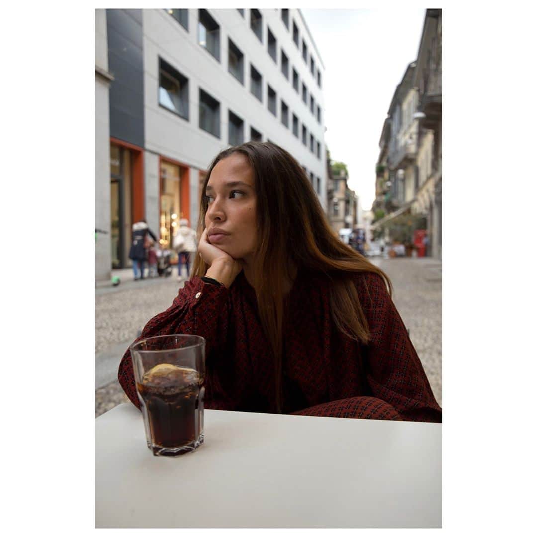 マッタのインスタグラム：「Enjoying the seasons change 🌿 ...seen here our Bheeti Taara Dress in Madder... ~ link in bio for more ~」