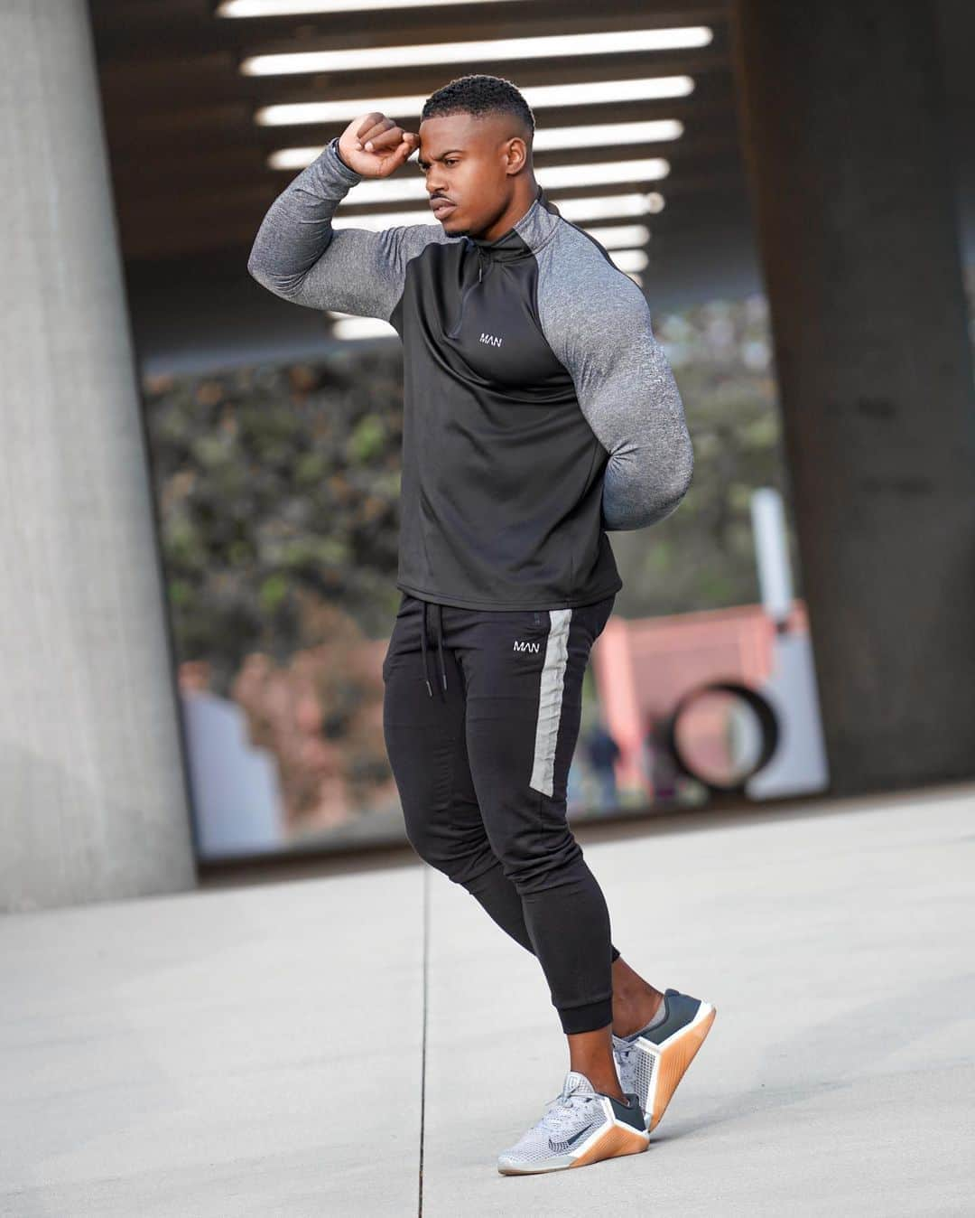 Simeon Pandaさんのインスタグラム写真 - (Simeon PandaInstagram)「Positive actions follow positive vision @boohoomanofficial⁣ ⁣ #simeonpanda #boohooman #mensfashion #menstyle #menstyleguide #mensstyle #mensshoes #mens #menswear #la #losangeles #malemodel #model #fashion #style #swag #drip」10月26日 0時09分 - simeonpanda