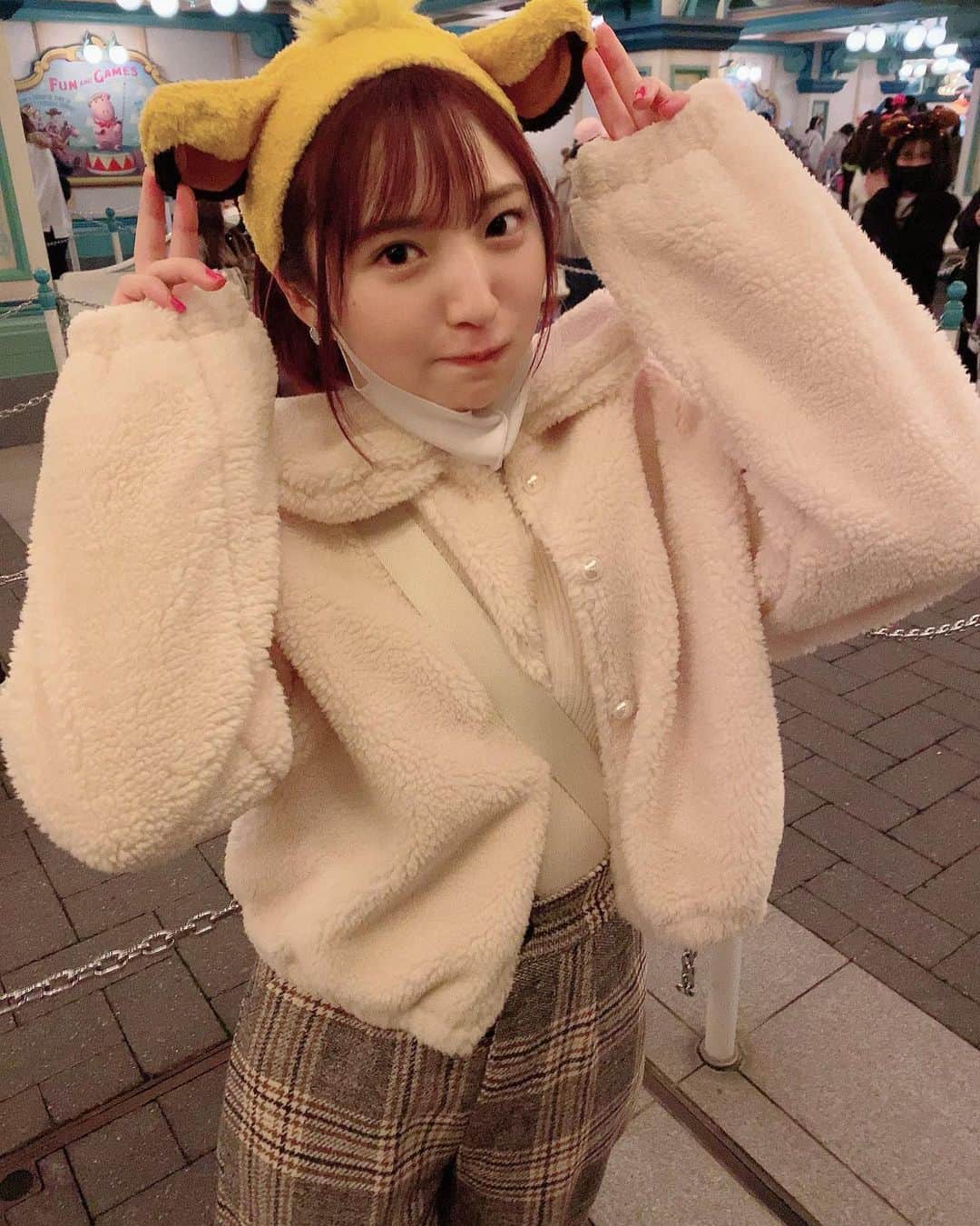 豊田萌絵さんのインスタグラム写真 豊田萌絵instagram お仕事終わりに高校の友達とディズニー行ってきました 茨城のテンションを思い出した1日 泣くほど笑った素敵な1日 ダッフィーの耳つける気満々で服選んで行ったのに 合流したら強制シンバだった