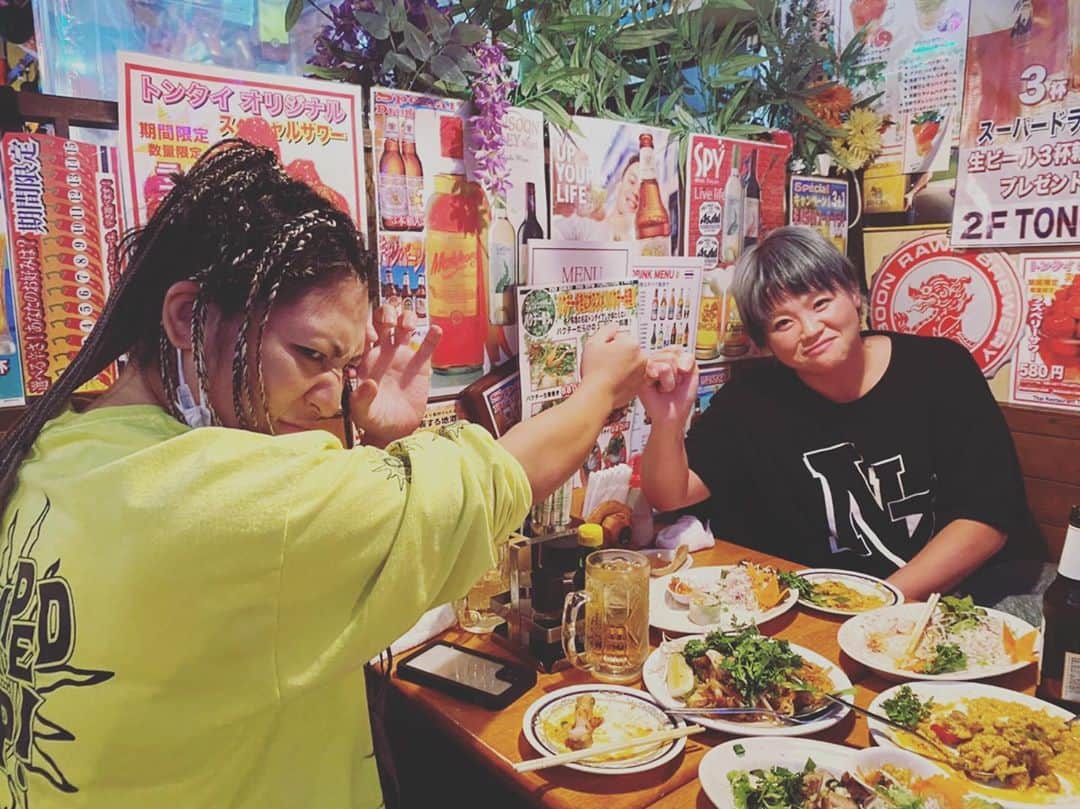 高橋奈苗のインスタグラム：「やくそく🖕　  #高橋奈七永 #山下りな #friend」