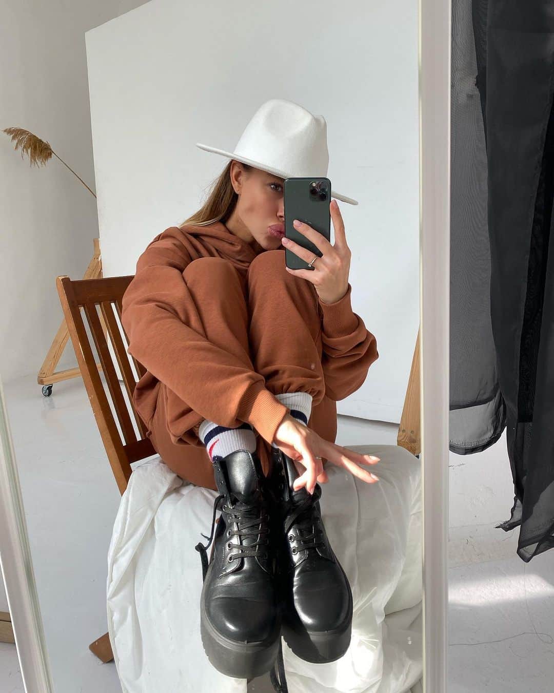 Anyuta Goldenのインスタグラム：「Hi ✌🏾」