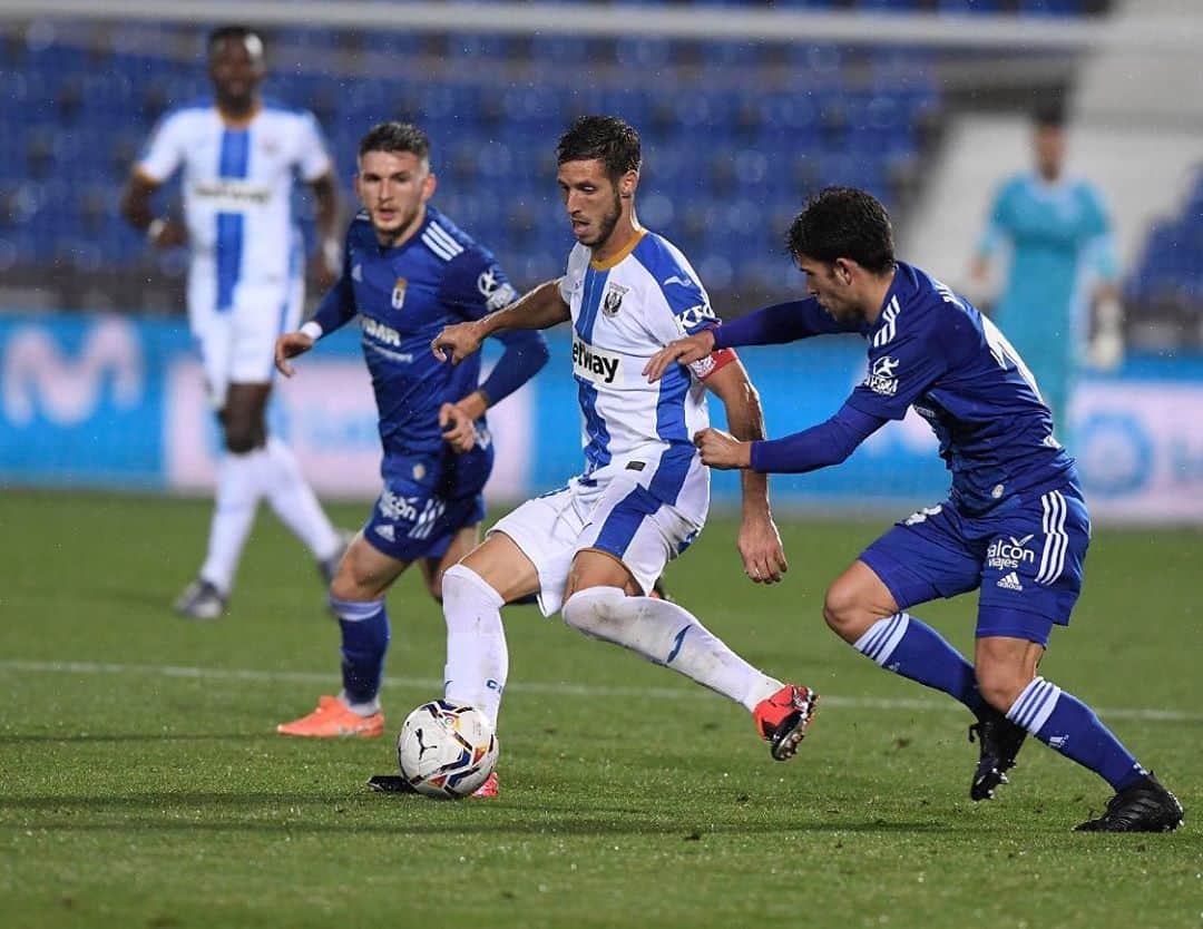 ルベン・ペレスのインスタグラム：「Siempre unidos . Siempre fuertes.  +3 . @cdleganes」