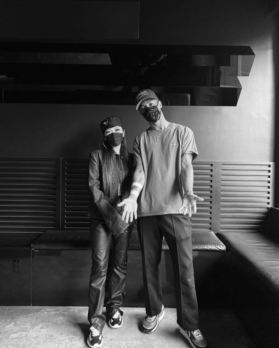 キース・パワーズのインスタグラム：「👁 Tapped in w/ another great artist before my NY departure. Thank you, @youngtatsyou! 👁」