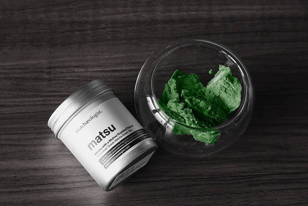 Matchæologist®さんのインスタグラム写真 - (Matchæologist®Instagram)「😱 Doesn’t this homemade #Matcha + #WhiteChoc #Icecream 🍵 look so ENTICING?! Tag your #MatchaMates who need this in their life! Thanks to @y.h_co for sharing with us this #MatchaCreation featuring our Matsu™ Matcha and Cloud Glass Chawan. 👌 . What's your recent favourite #MatchaCreation? 🤗 Keep us posted by tagging @Matchaeologist 🙌 . 👉Click the link in our bio @Matchaeologist to find out more! . Matchæologist® #Matchaeologist Matchaeologist.com」10月26日 0時57分 - matchaeologist