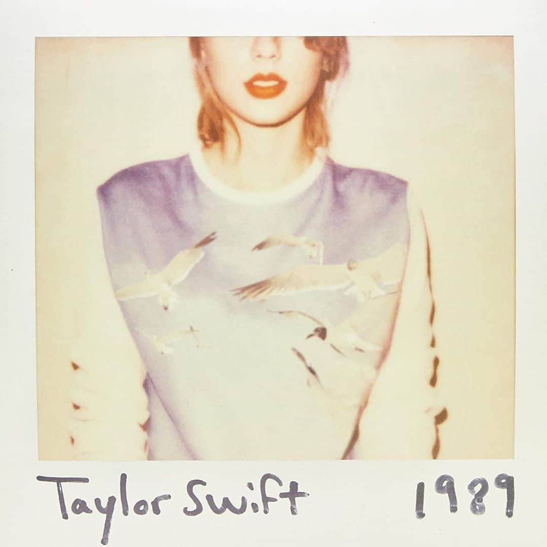 Vevoさんのインスタグラム写真 - (VevoInstagram)「This one is for all the Swifties 😅 Celebrate her 4 ALBUMS that all came out in late October 💽 Which one are you playing today? ⠀⠀⠀⠀⠀⠀⠀⠀⠀ ▶️[Link in bio] #SpeakNow #1989 #Red #TaylorSwift #Swifties」10月26日 1時02分 - vevo