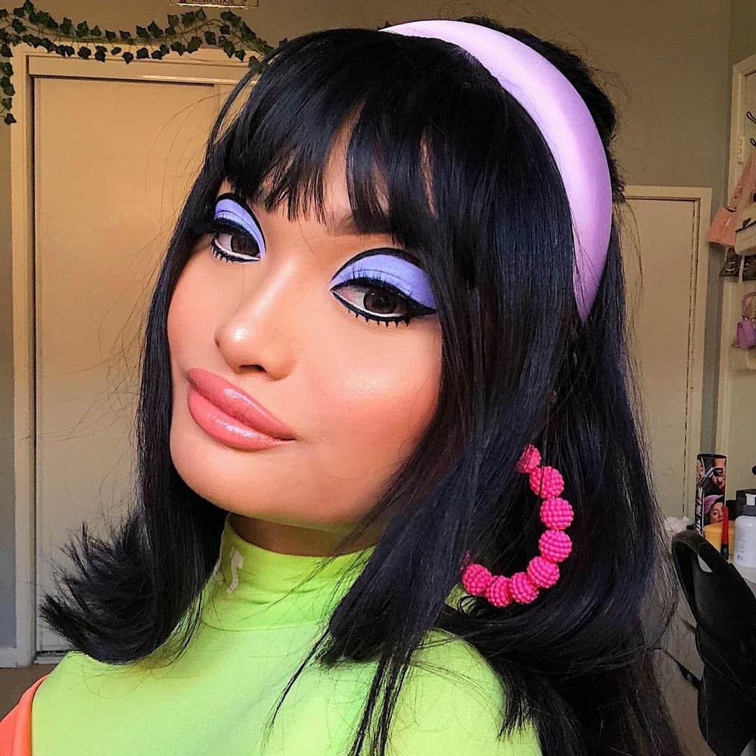 Benefit Cosmeticsさんのインスタグラム写真 - (Benefit CosmeticsInstagram)「We’re absolutely mod for this makeup 😍 @itsmegama used #rollerliner liquid eyeliner to get the signature 60s look! #regram #friendswithbenefit」10月26日 1時49分 - benefitcosmetics