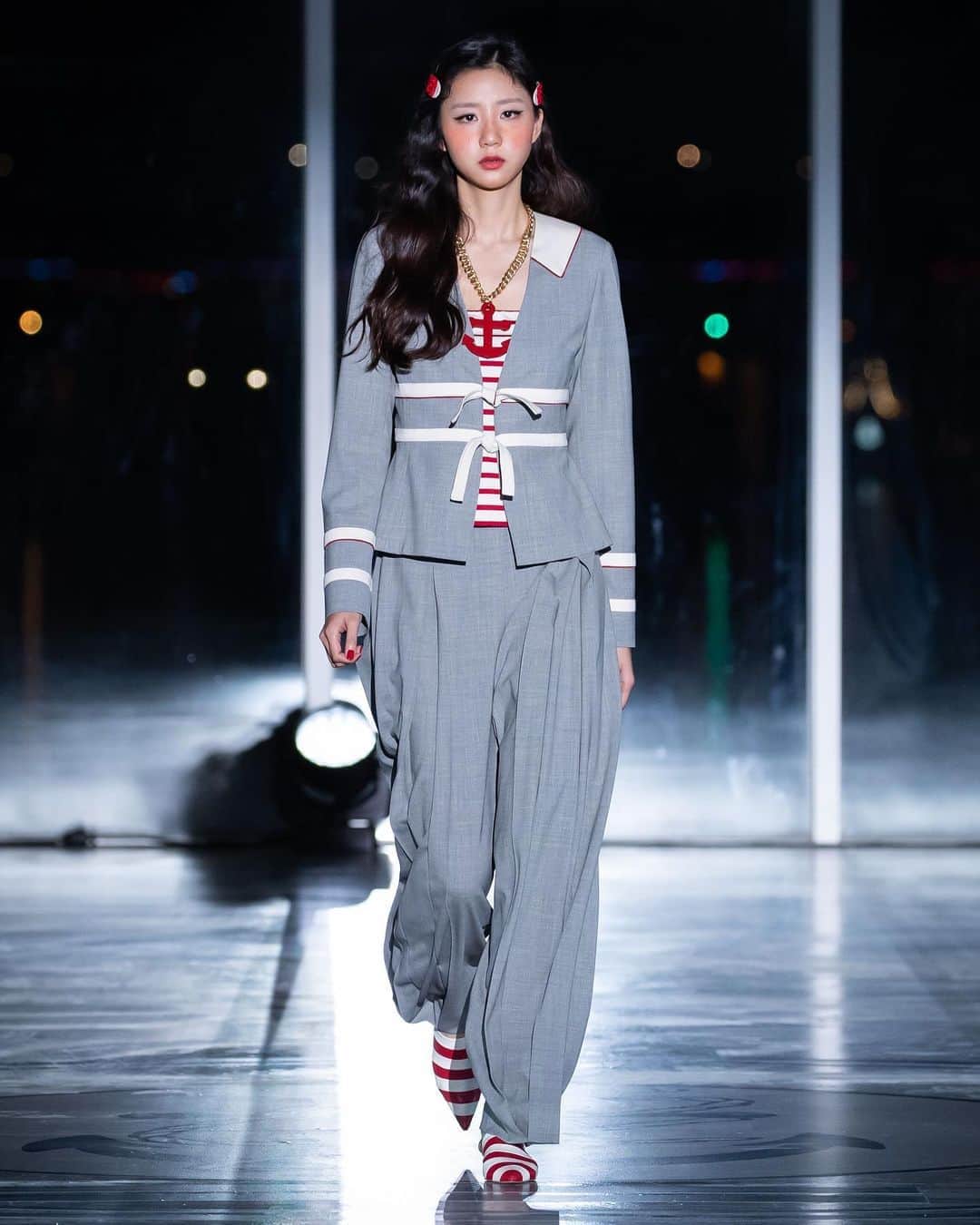 Fashion Weekのインスタグラム：「Bring the yacht around ⚓ #MissGeeCollection presented a nautical-inspired collection at Seoul Fashion Week that left us longing for the high seas. Photos by @gettyimages」